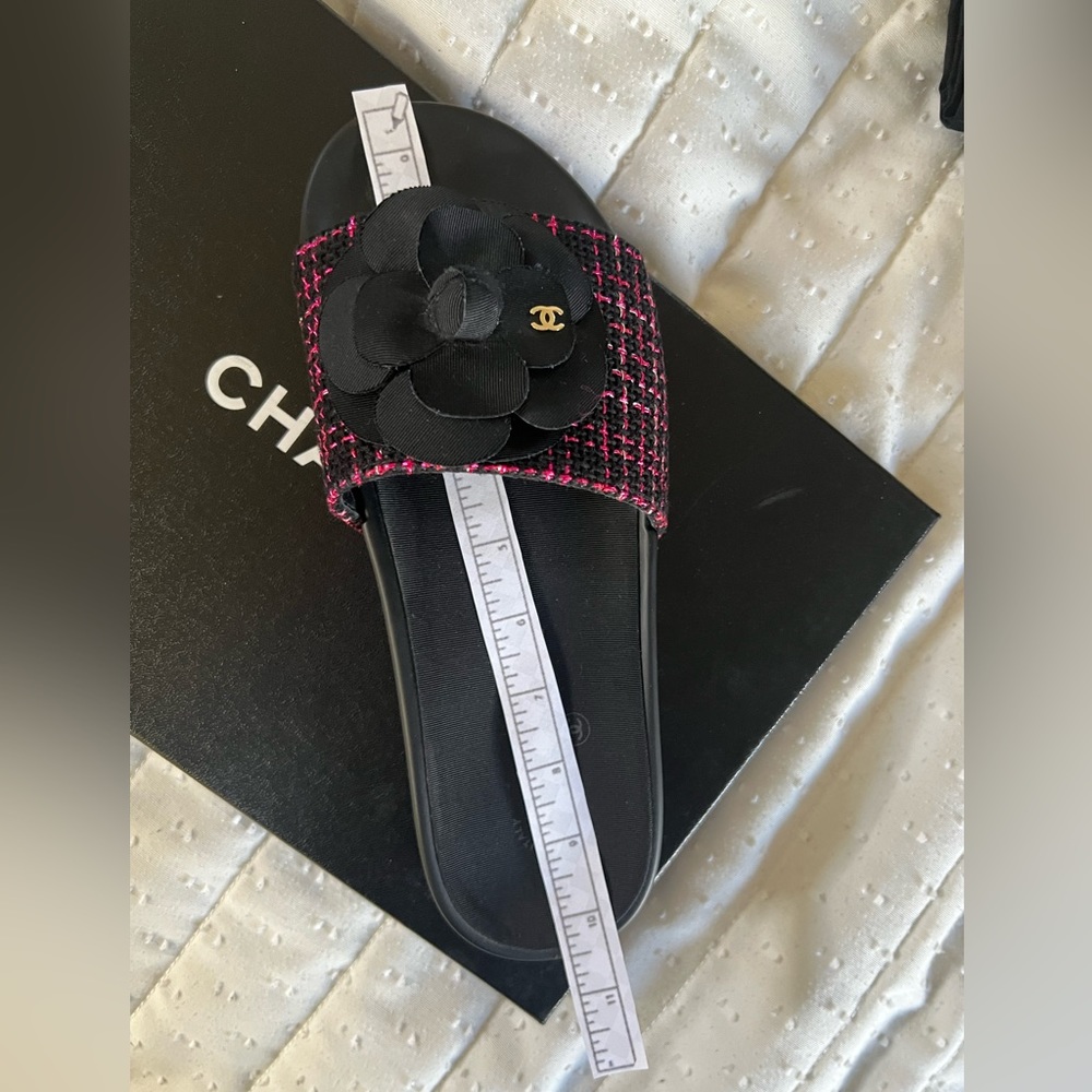 🖤💓Chanel Tweed Sandels 💓🖤 - Picture 10 of 11
